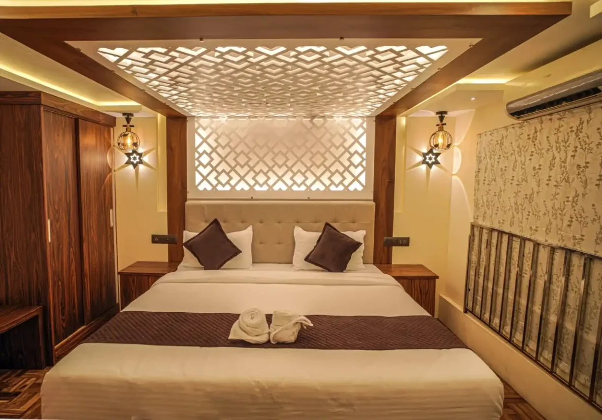 double bedroom in houseboat
